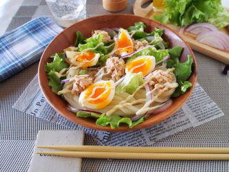 シーチキンとたまごのサラダうどん